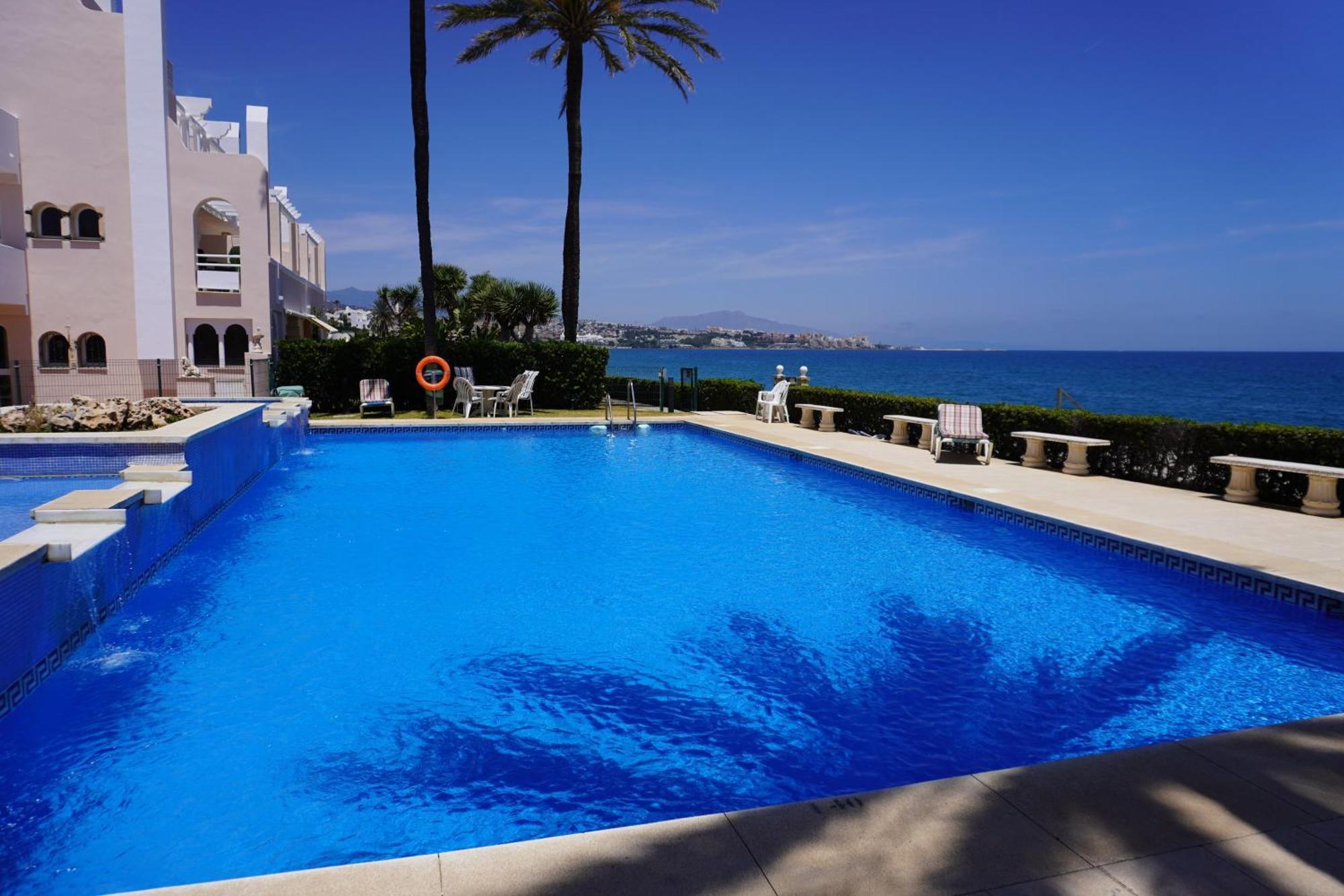 Beach View Playa Del Moral Estepona Exterior photo