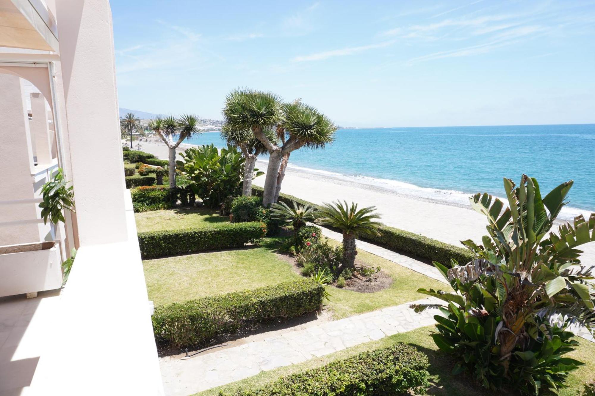Beach View Playa Del Moral Estepona Exterior photo